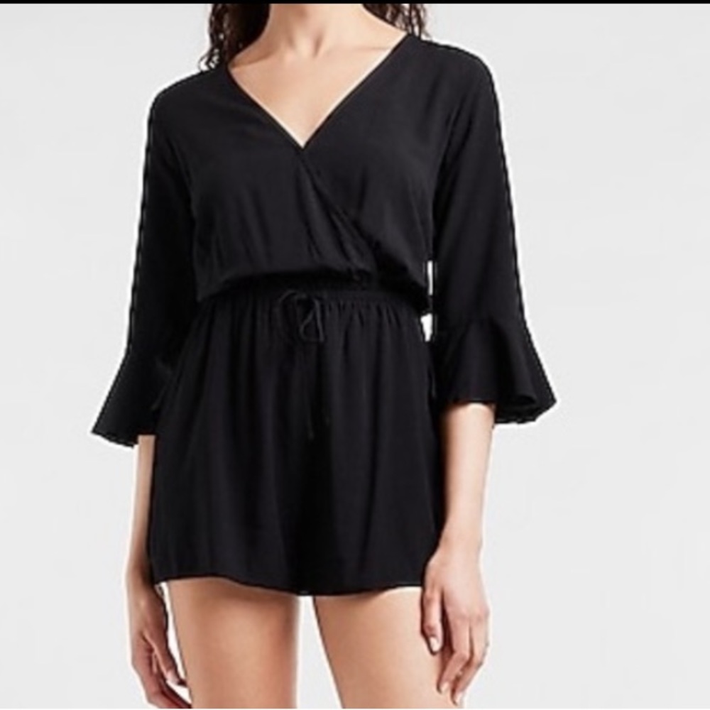Express Romper Bell Sleeve Romper Black Size XXS Black Playsuit